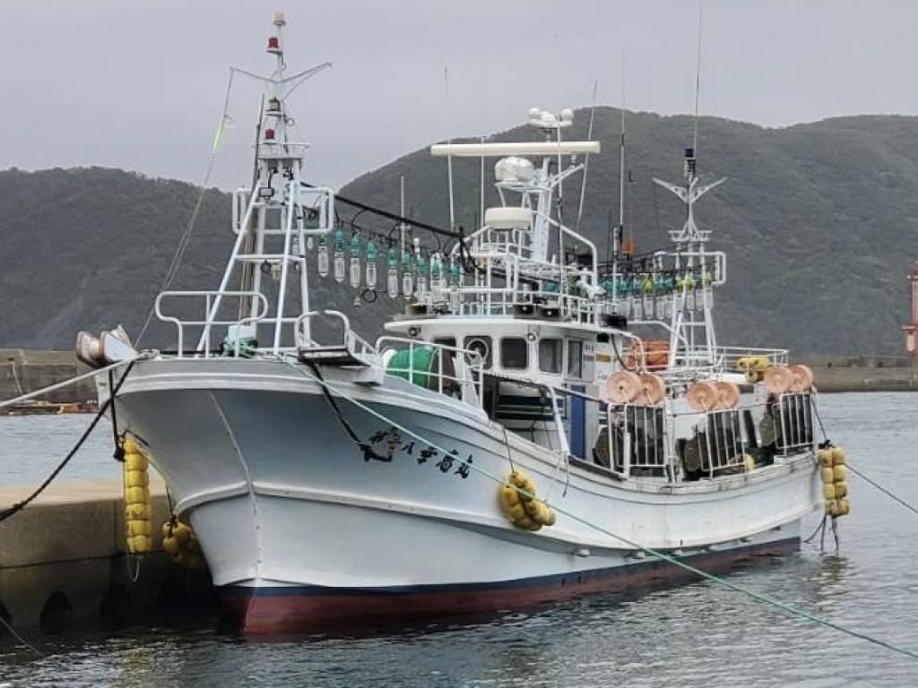 吉村造船所 イカ釣り一本釣り漁船14トン | 中古船ソーマッチ