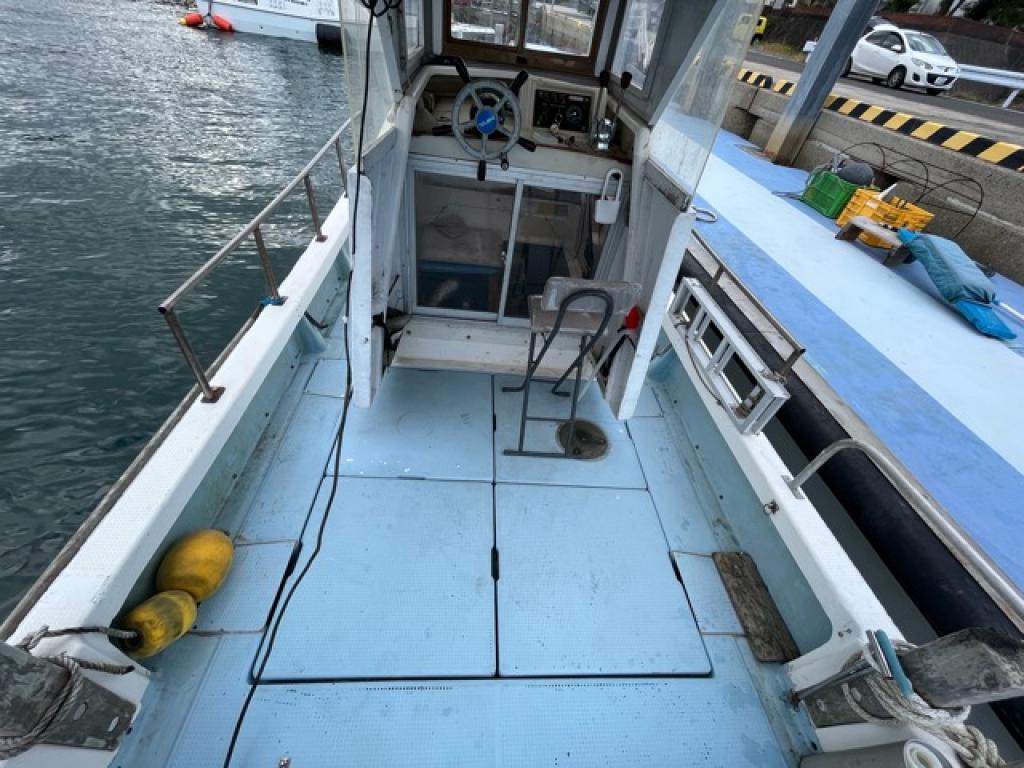 ヤマハ DW26 シャフト船 船艇塗装塗りたて 値下げ 40馬力 イケス有