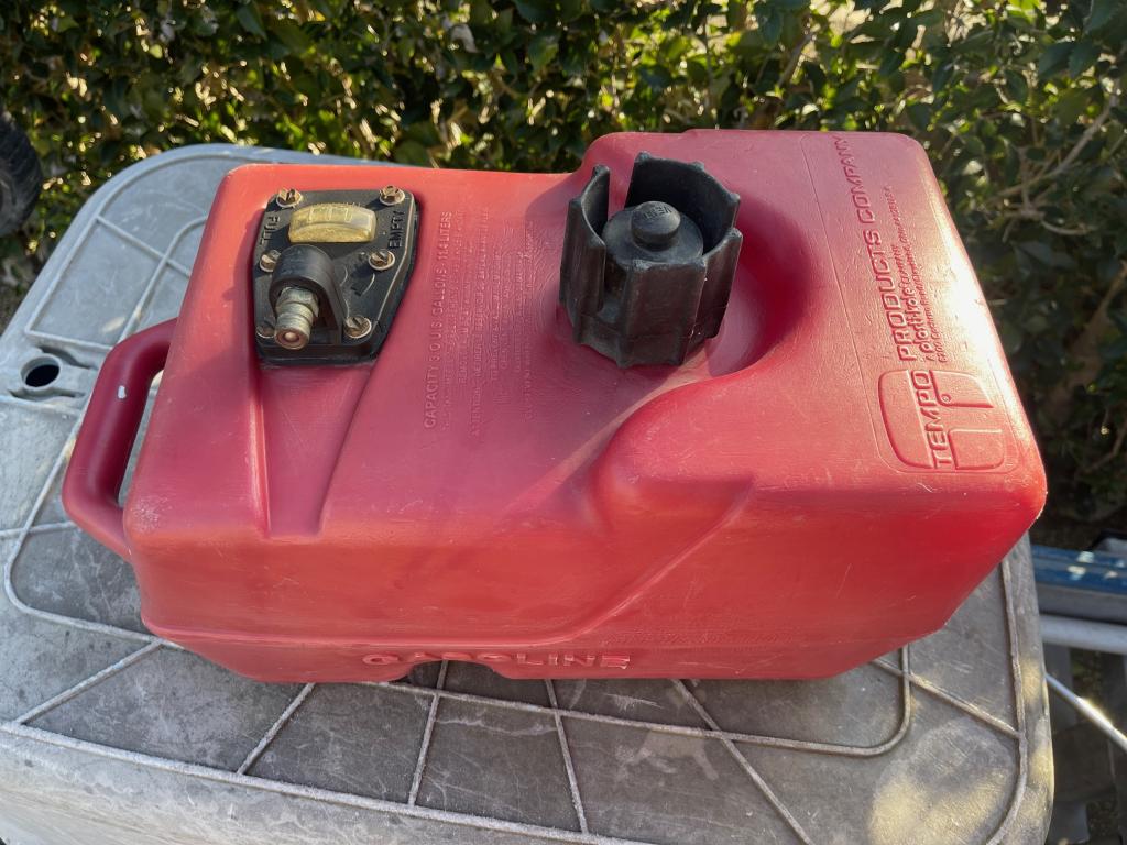 【国内即発送】 テンポ 船外機用 中古船ソーマッチ | ガソリン燃料タンク11.4L 30馬力～