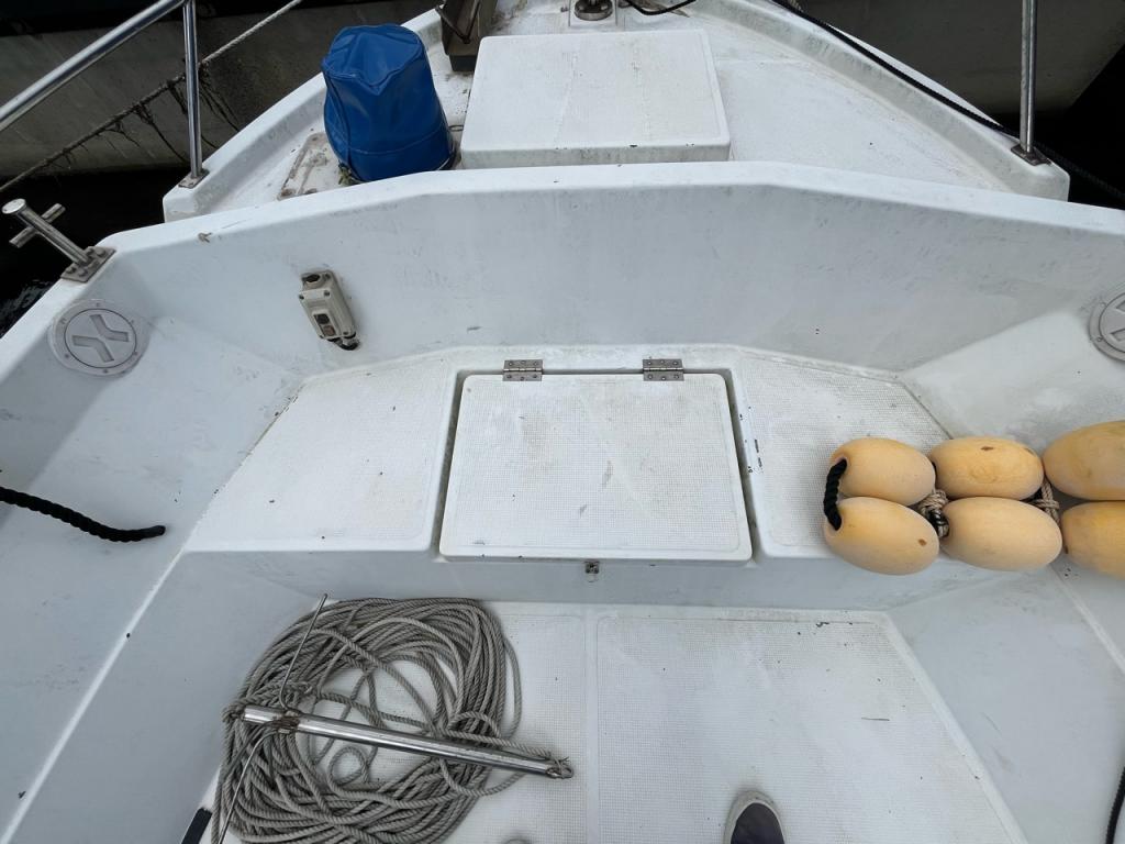 喜志造船所艇 23F 本体のみ 舟艇修理必要 搭載エンジン150ps