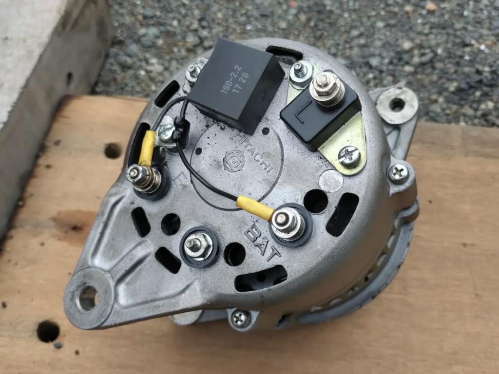 日立 ダイナモ24V×25A 600w | 中古船ソーマッチ 日立 ダイナモ24V×25A 600w | 中古船ソーマッチ