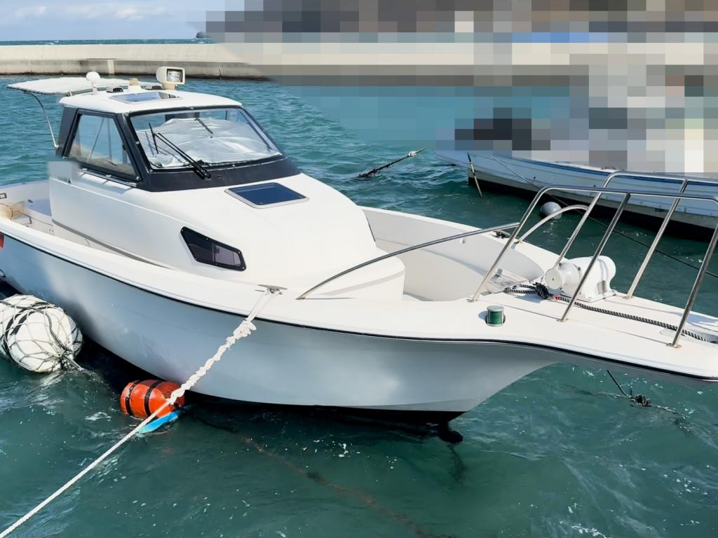 値下げしましたヤマハ28フィート130馬力 Yamaha fishing boat, 28 feet, price reduced. It's old, but the