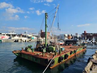  台船(78トン)と押船のセット