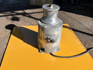 岩崎電気工業ヤングローラー12V500W