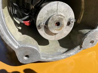 岩崎電気工業ヤングローラー12V500W