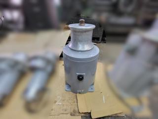 アンカーロ－ラー岩崎電気工業 T1B.24V.750W.